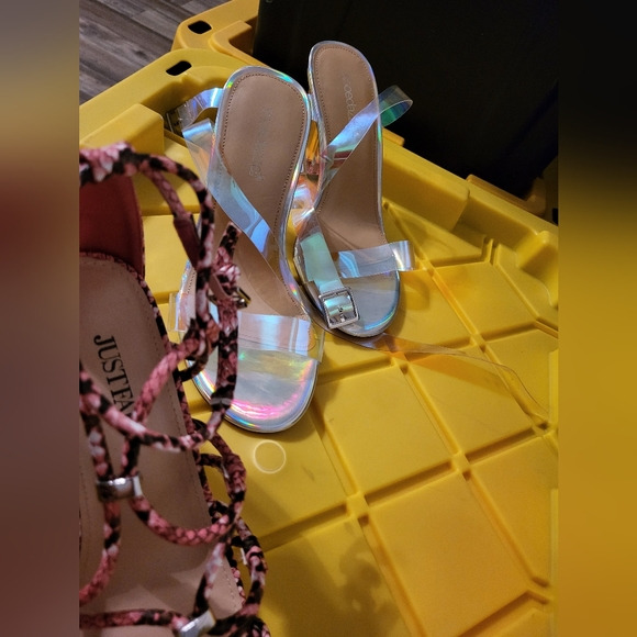 Size 8 wide width shoes - Picture 5 of 5